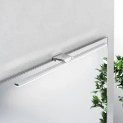 Lámpara de espejo LED Triga IP44, cromo, 60cm, 4.000K