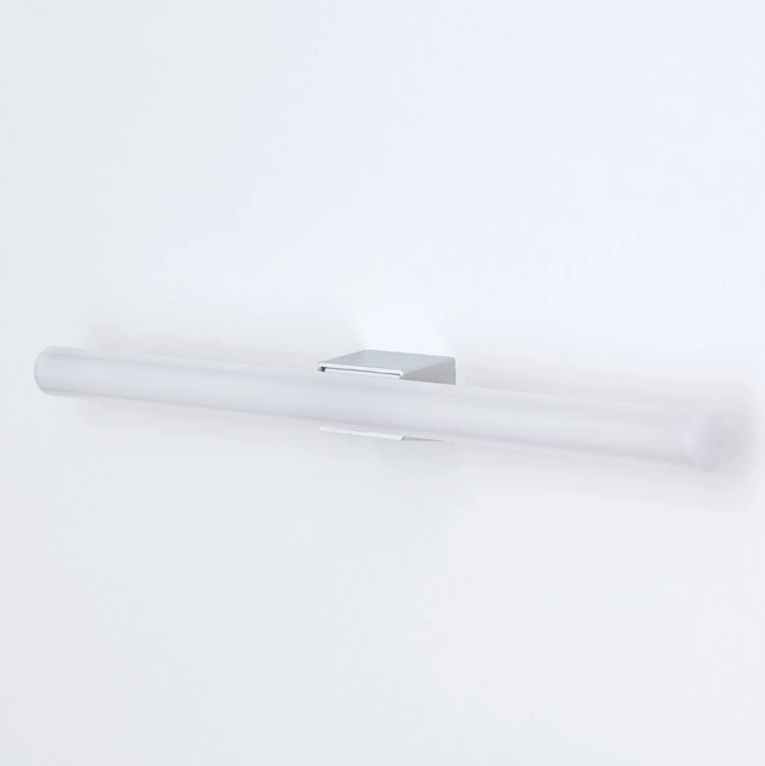Lámpara de espejo LED Visagist, soporte cromo