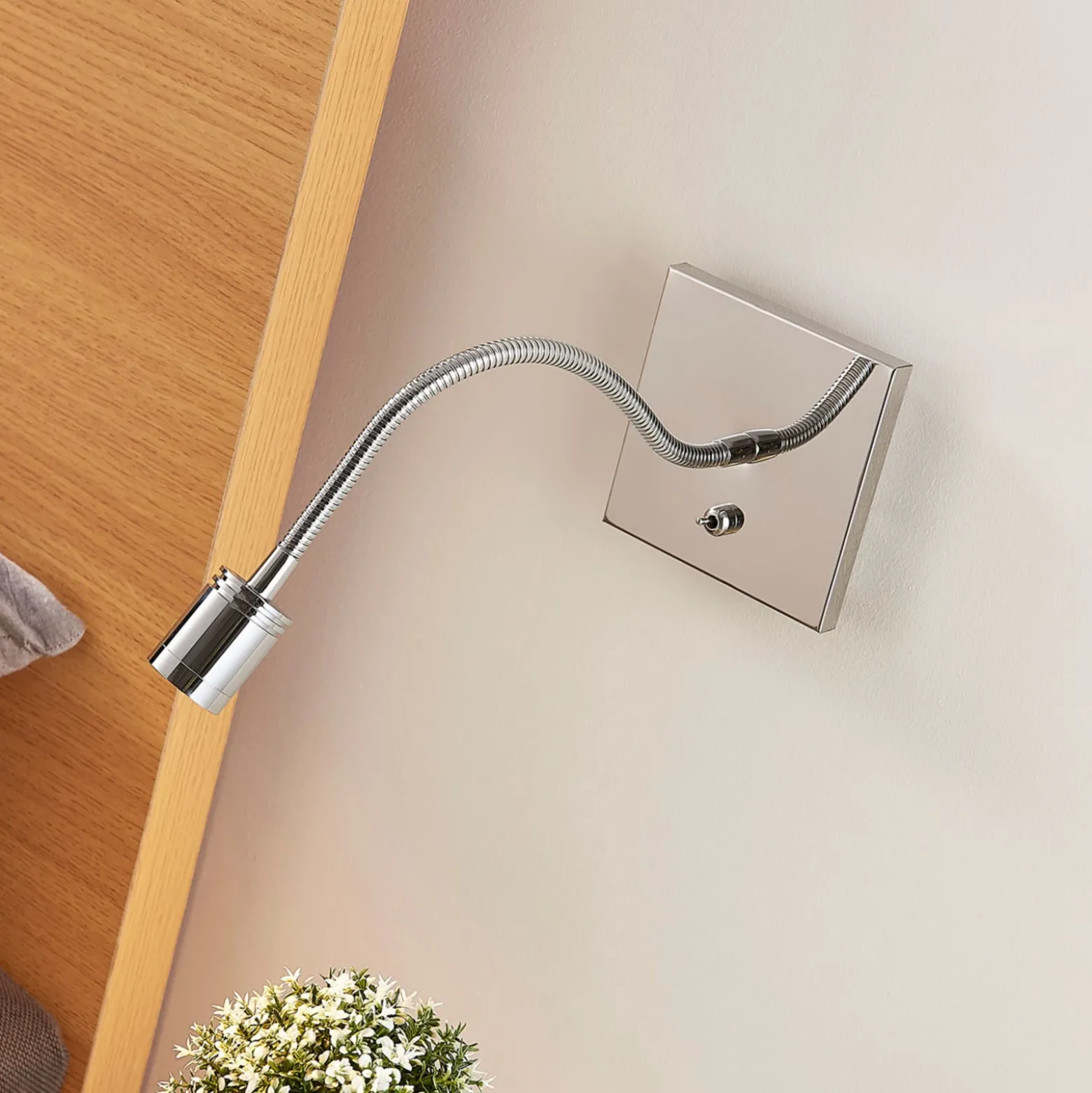 Lámpara de lectura Berfin de pared, cromada, LED