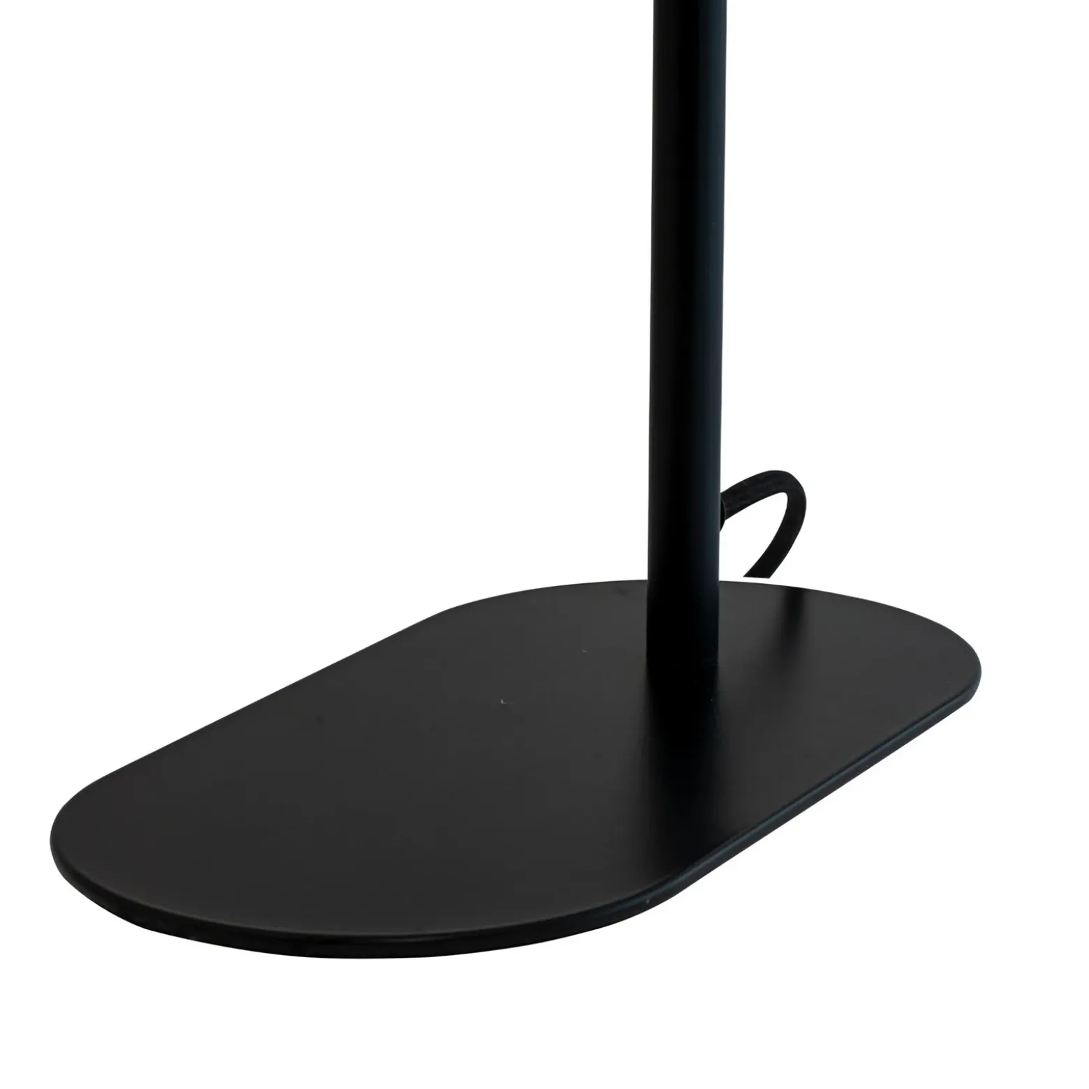 Lámpara de mesa Arch de Dyberg Larsen, negra, metal, altura 36 cm