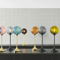 Lámpara de mesa Ballroom, ámbar, cristal, soplado a boca, atenuable.