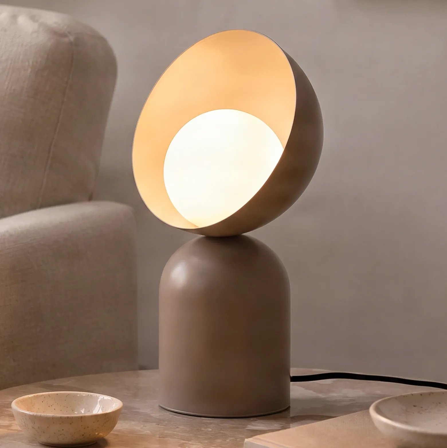 Lámpara de mesa Boto LN1, beige, acero/vidrio, altura 31 cm, G9