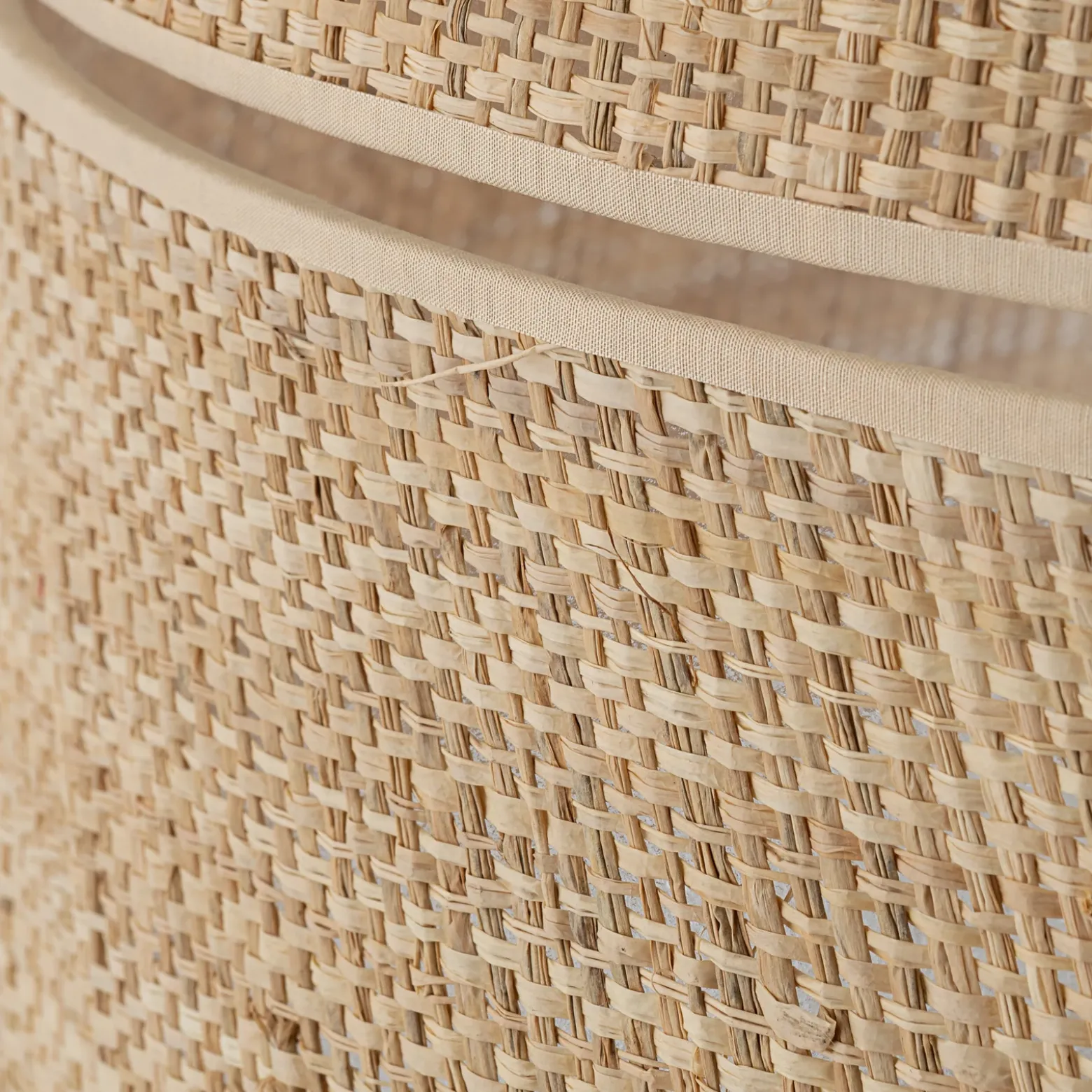 Lámpara de mesa Calma, beige, rafia, altura 38 cm, E27