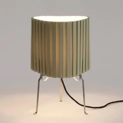 Lámpara de mesa Canelé de HAY, verde, altura 37 cm, casquillo E14, tela