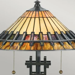 Lámpara de mesa Chastain pantalla estilo Tiffany