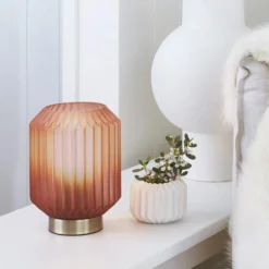 Lámpara de mesa Clancy, pantalla de cristal rosa, altura 17 cm