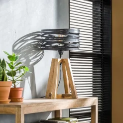 Lámpara de mesa Crossround con base de trípode de madera