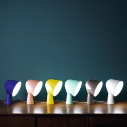 Lámpara de mesa de diseño Foscarini Binic, blanca