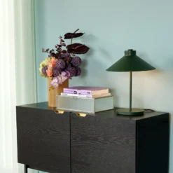 Lámpara de mesa HÜBSCH Shape, verde oscuro, hierro, E14