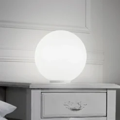 Lámpara de mesa Ideal Lux Mapa, Ø 20 cm, cristal opalino, esfera, E27