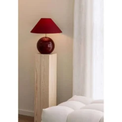 Lámpara de mesa IRIS de Globen Lighting, rojo oscuro, altura 39 cm