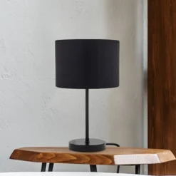 Lámpara de mesa Kari, negro/dorado, altura 33 cm, textil, E27