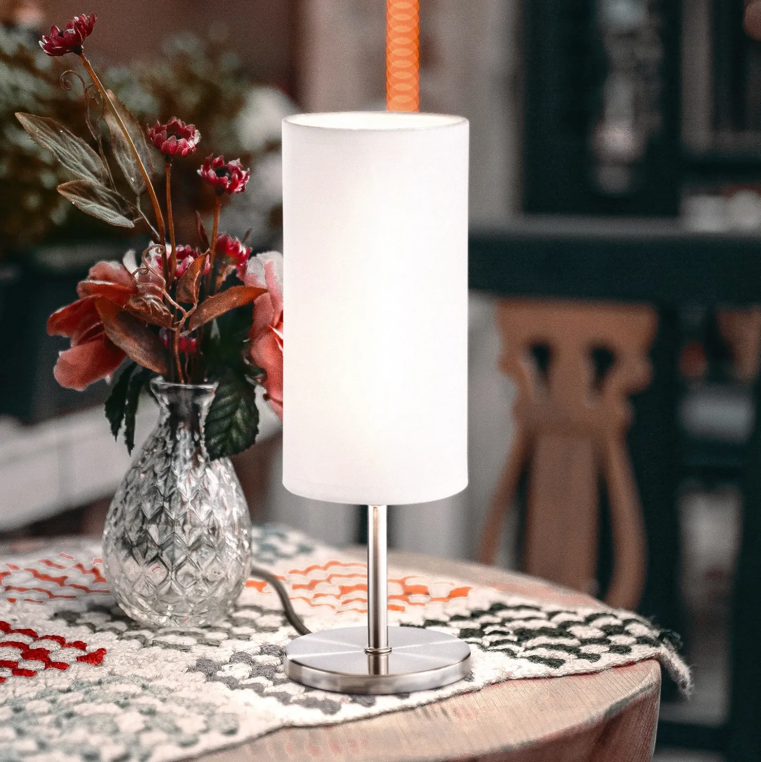 Lámpara de mesa Kira pantalla textil níquel/blanco