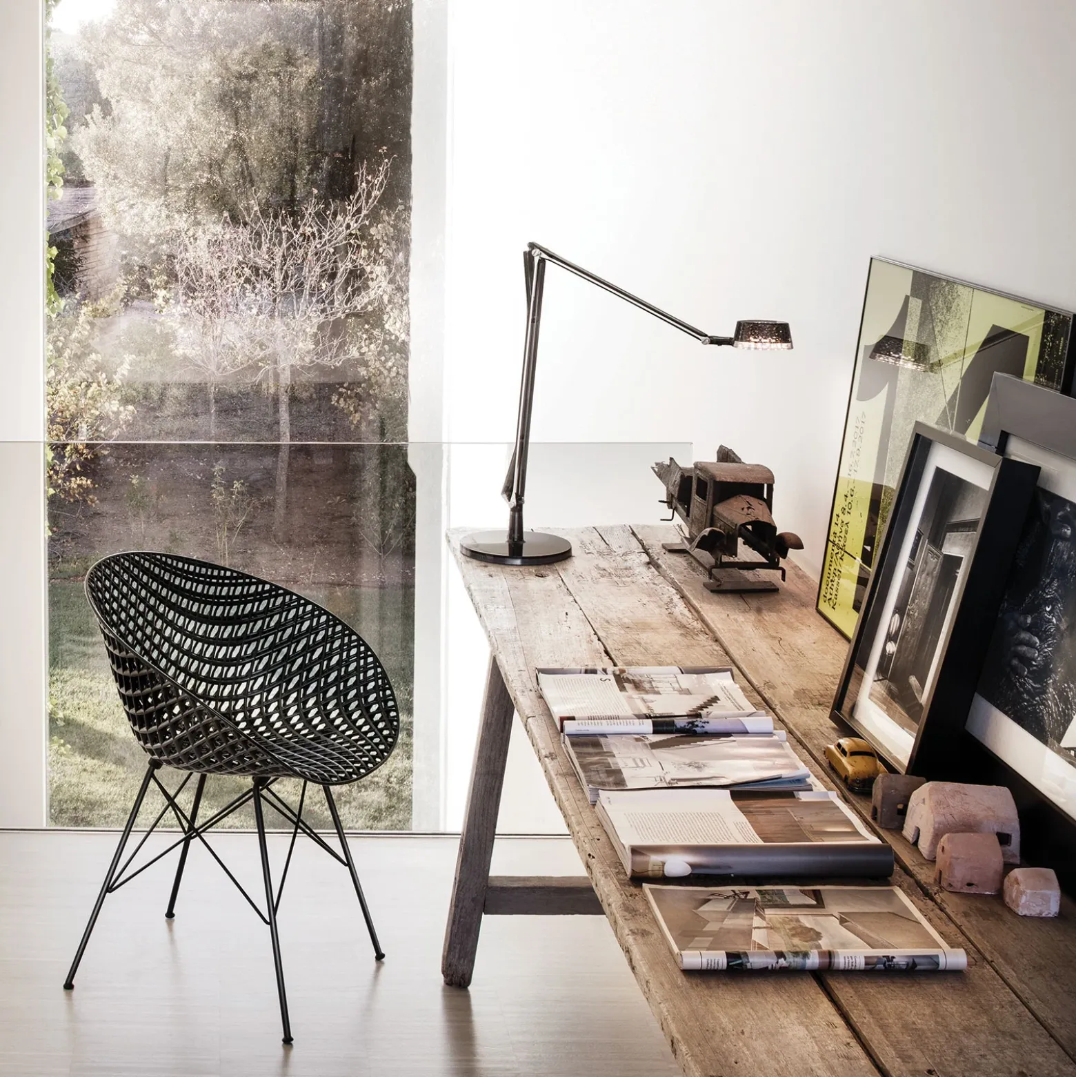 Lámpara de mesa LED Aledin Dec ajustable, ahumado