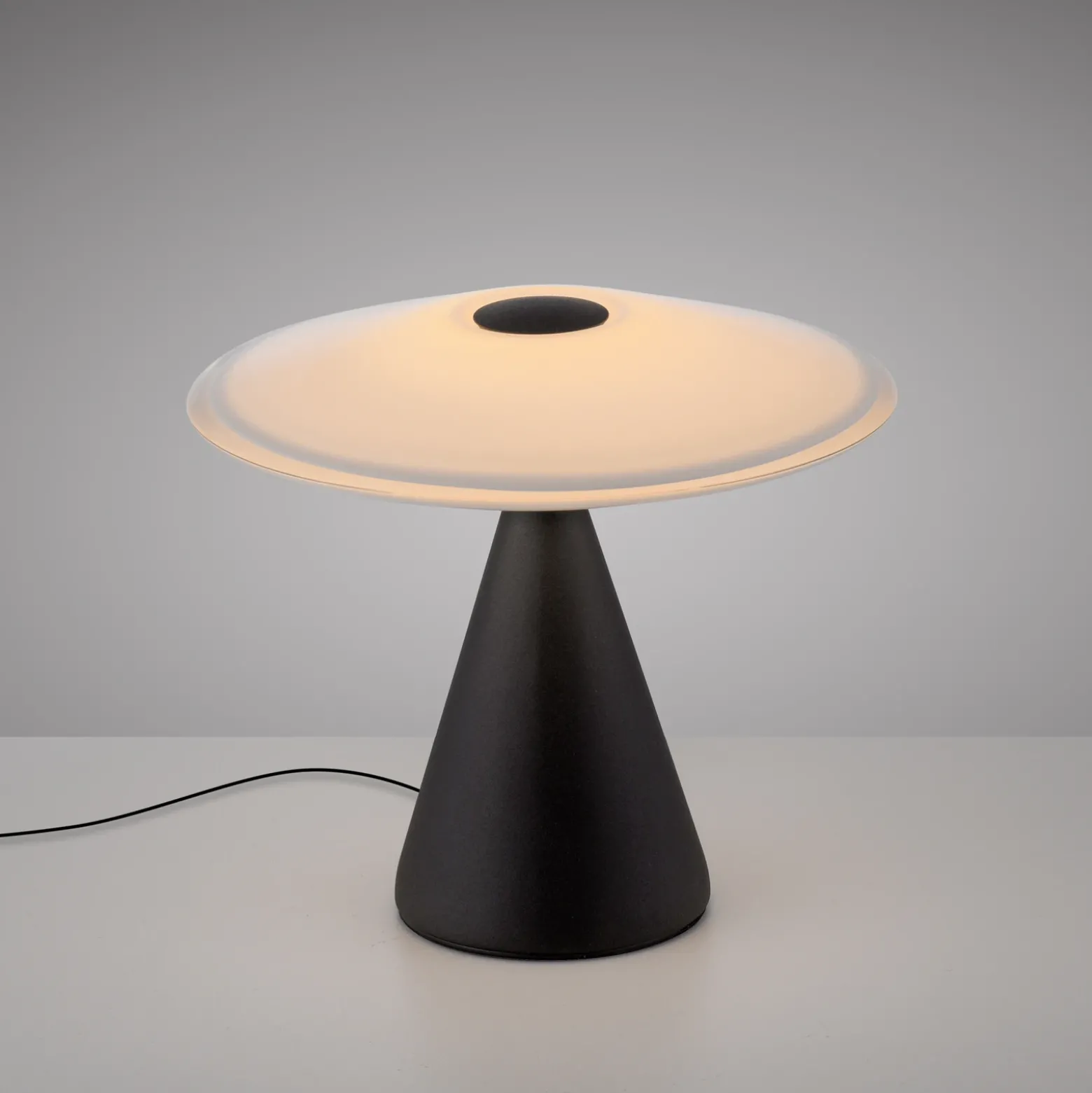 Lámpara de mesa LED Elipsa de Paul Neuhaus, blanca/negra, atenuable