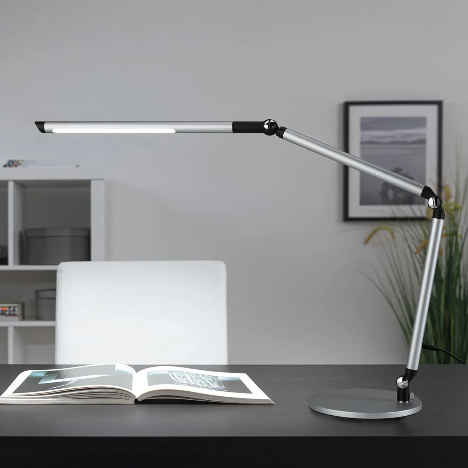 Lámpara de mesa LED FlexBar de Paulmann, plateada, 36 cm, CCT