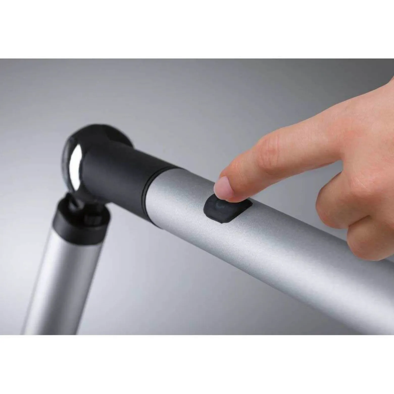 Lámpara de mesa LED FlexBar de Paulmann, plateada, 36 cm, CCT