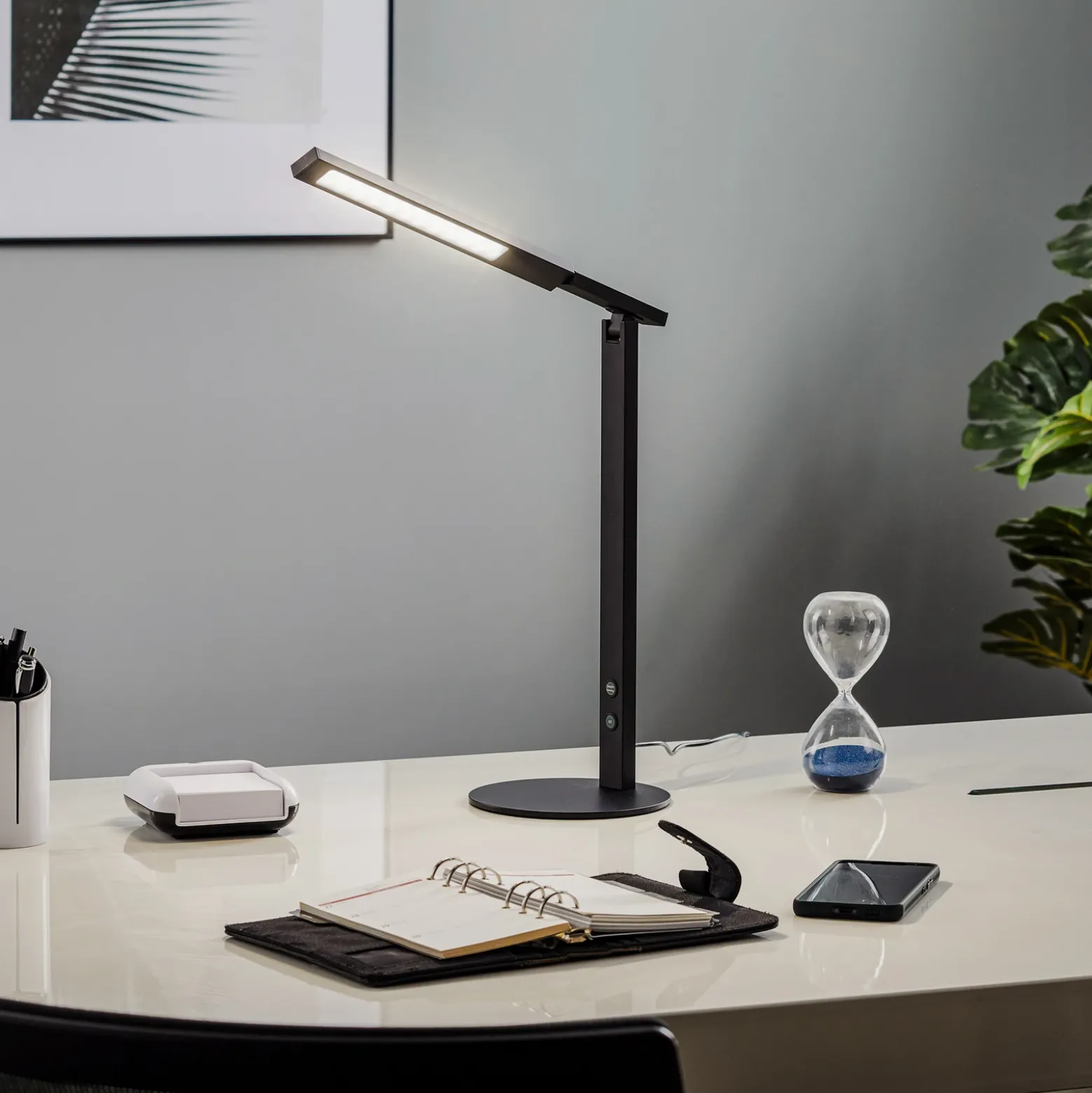 Lámpara de mesa LED Ideal con atenuador, negro