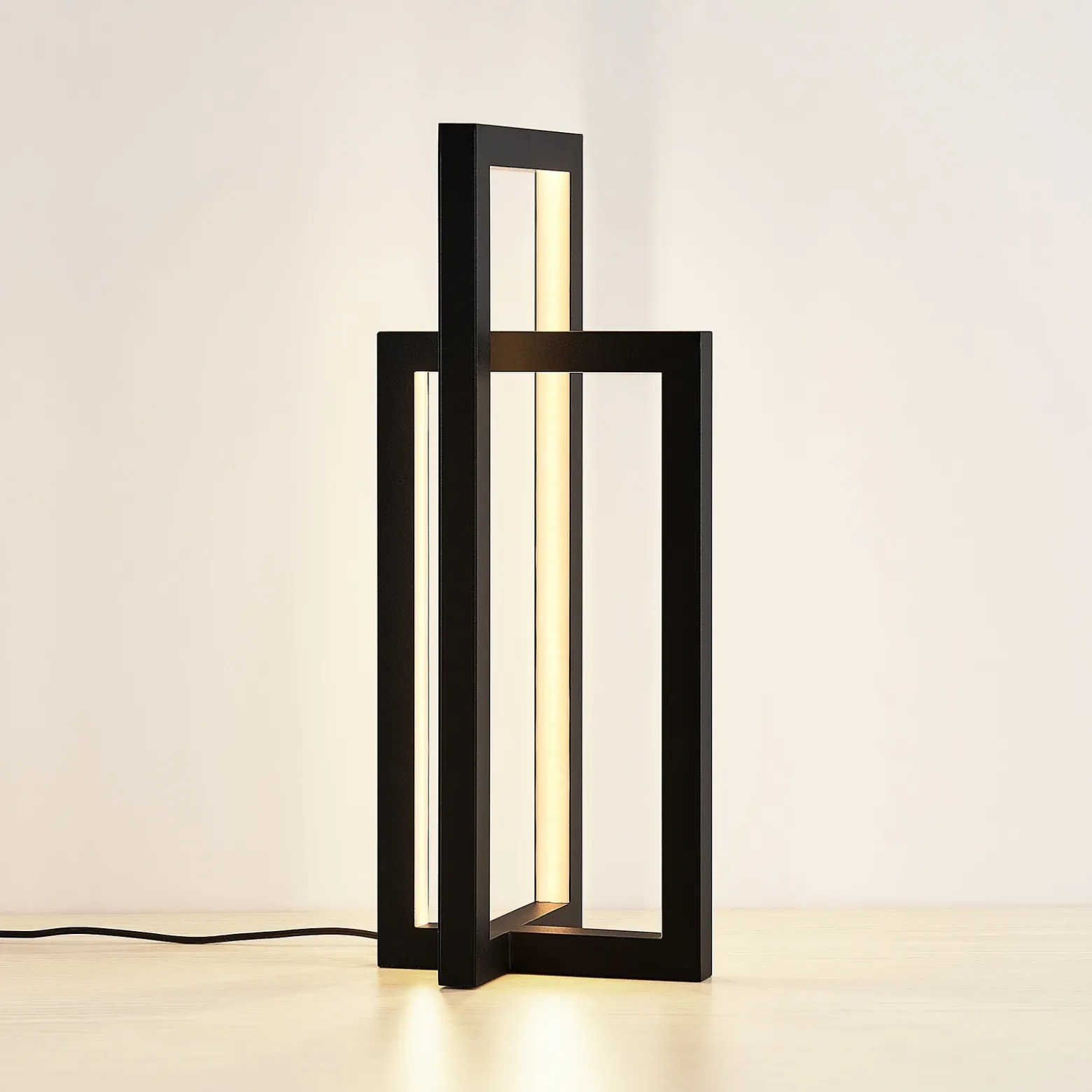 Lámpara de mesa LED Lucande Hylda, altura 42 cm, negro, aluminio