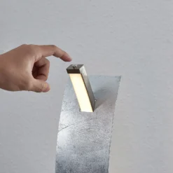 Lámpara de mesa LED Lucande Marija, color plata, atenuable, 62 cm