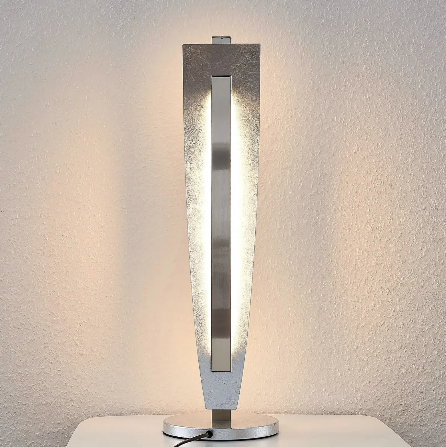 Lámpara de mesa LED Lucande Marija, color plata, atenuable, 62 cm