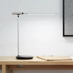 Lámpara de mesa LED MAULrubia, color plata, atenuable, CCT