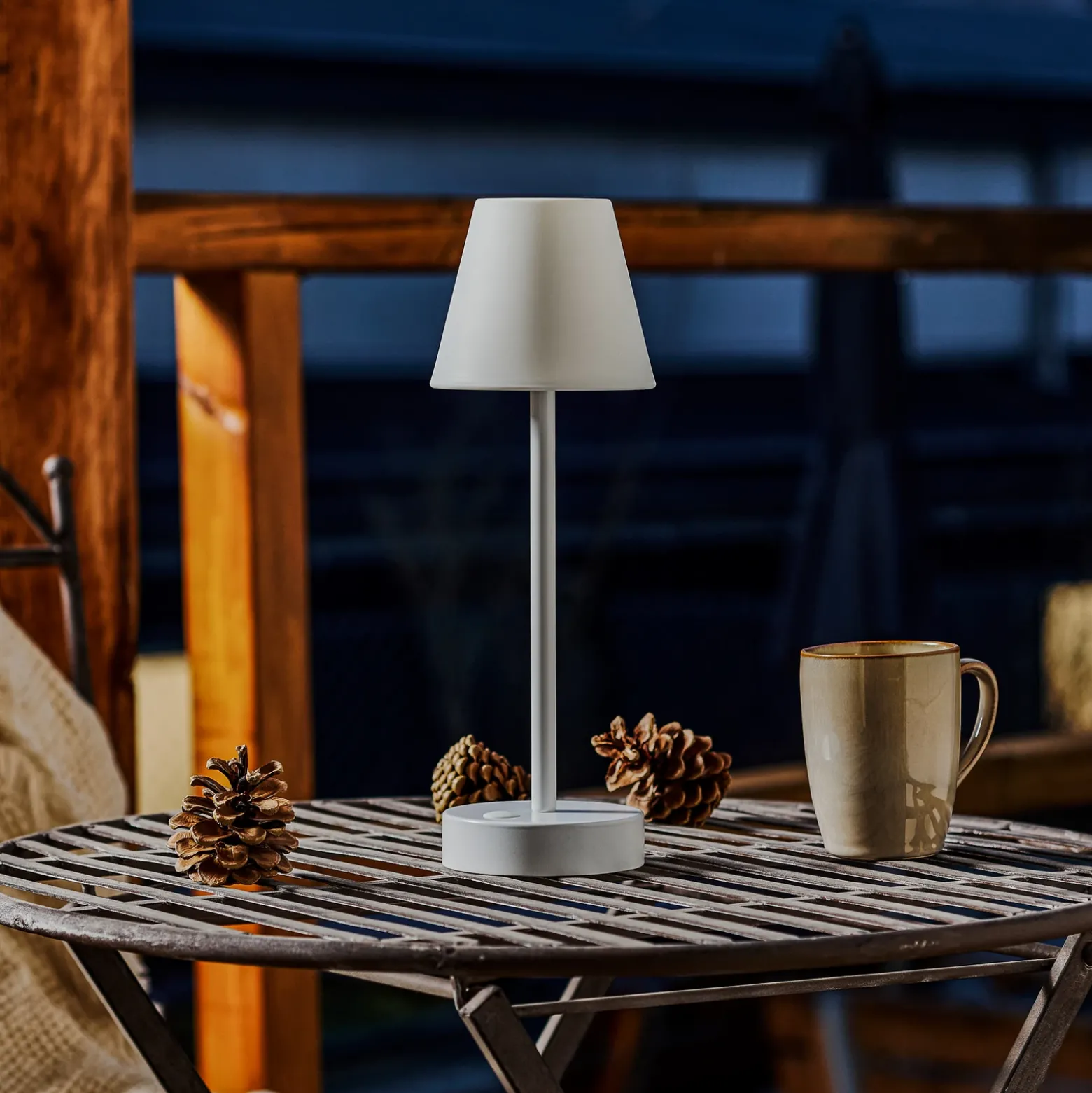 Lámpara de mesa LED Newgarden Lola Slim con batería, blanca