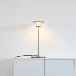 Lámpara de mesa LED Nuura Blossi, altura 43 cm, dorada/transparente