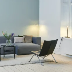 Lámpara de mesa LED Nuura Blossi, altura 43 cm, dorada/transparente