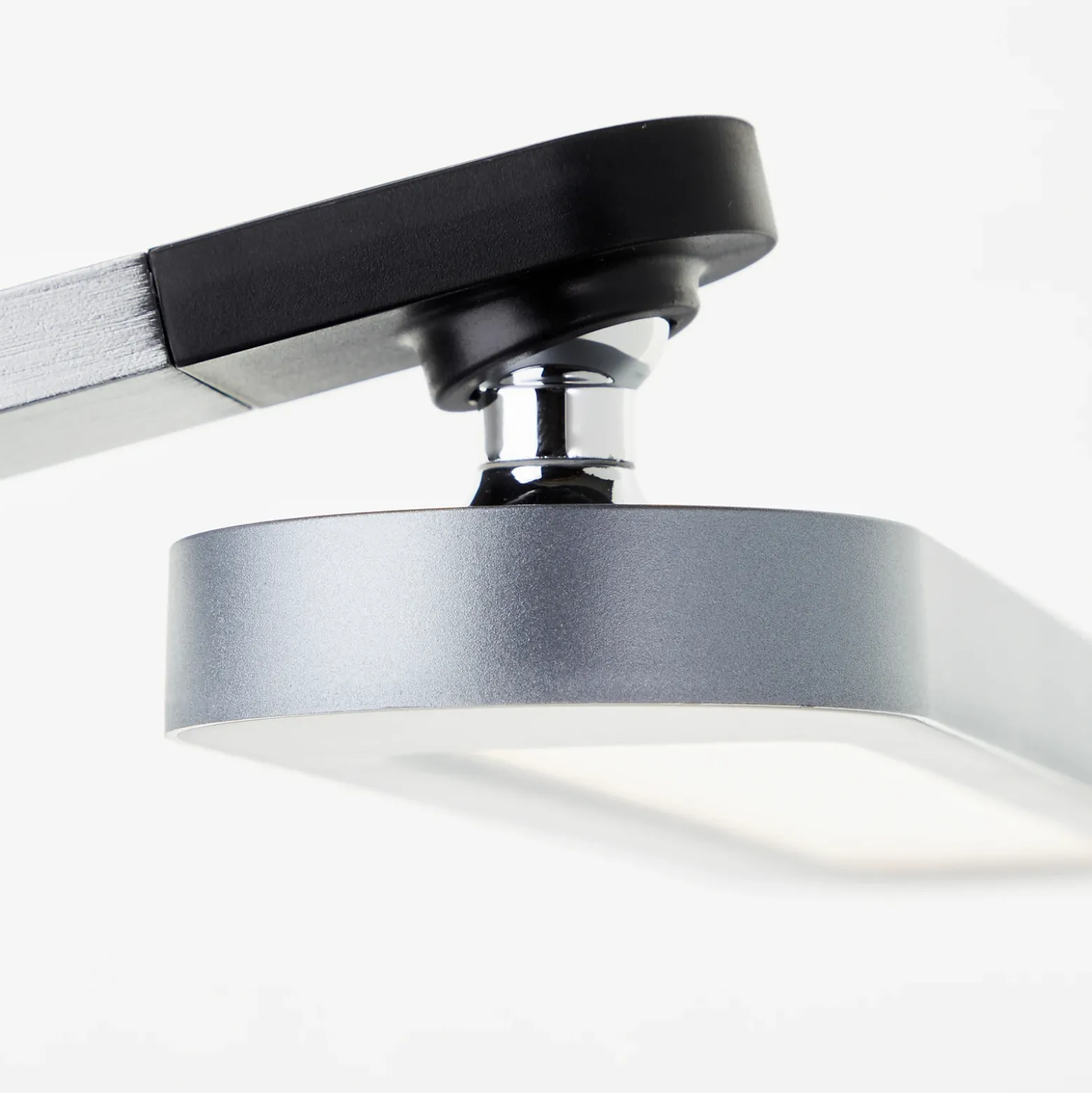 Lámpara de mesa LED Officehero, CCT, gris