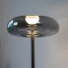 Lámpara de mesa LED Posh de SCHÖNER WOHNEN, cristal ahumado, 3000 K