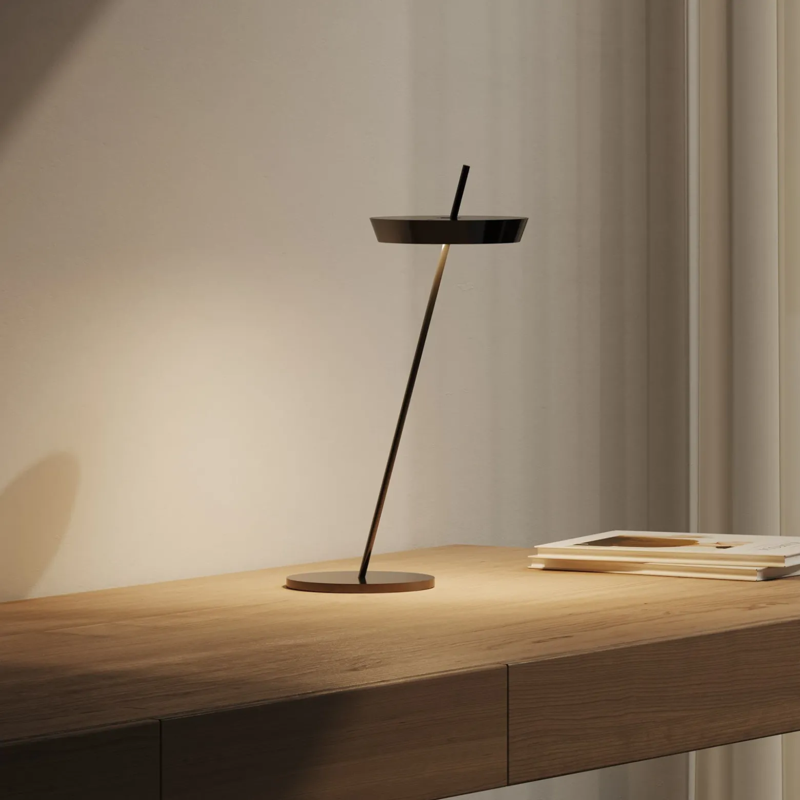 Lámpara de mesa LED recargable Mahina, negra, altura 36 cm, metal, CCT