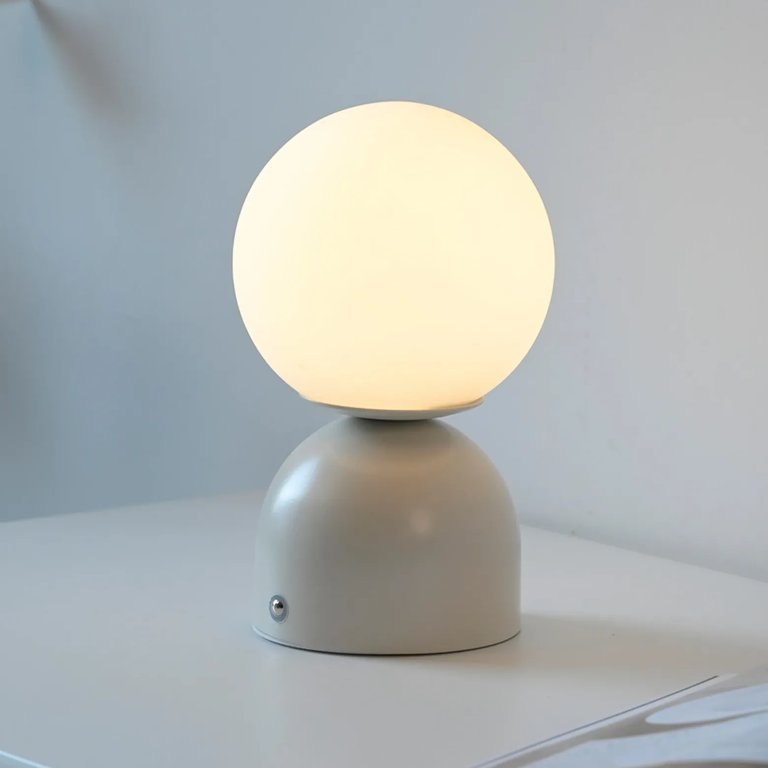 Lámpara de mesa LED recargable RUDI, color beige, altura 20 cm, CCT, regulación