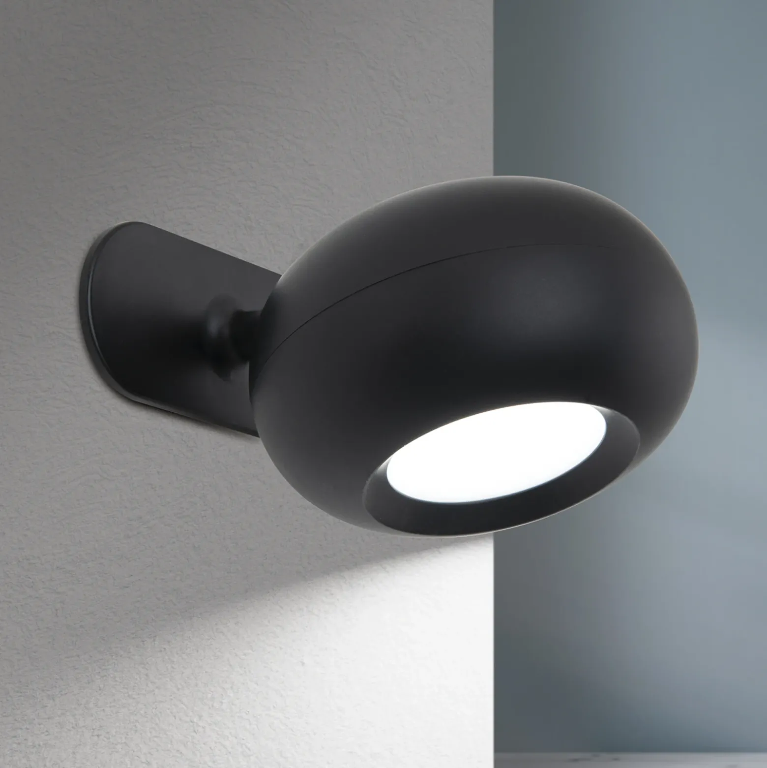 Lámpara de mesa LED recargable Kerby, negra, altura 40 cm, acero/aluminio