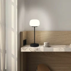 Lámpara de mesa LED recargable Pina negra 27,8 cm metal/vidrio Touch