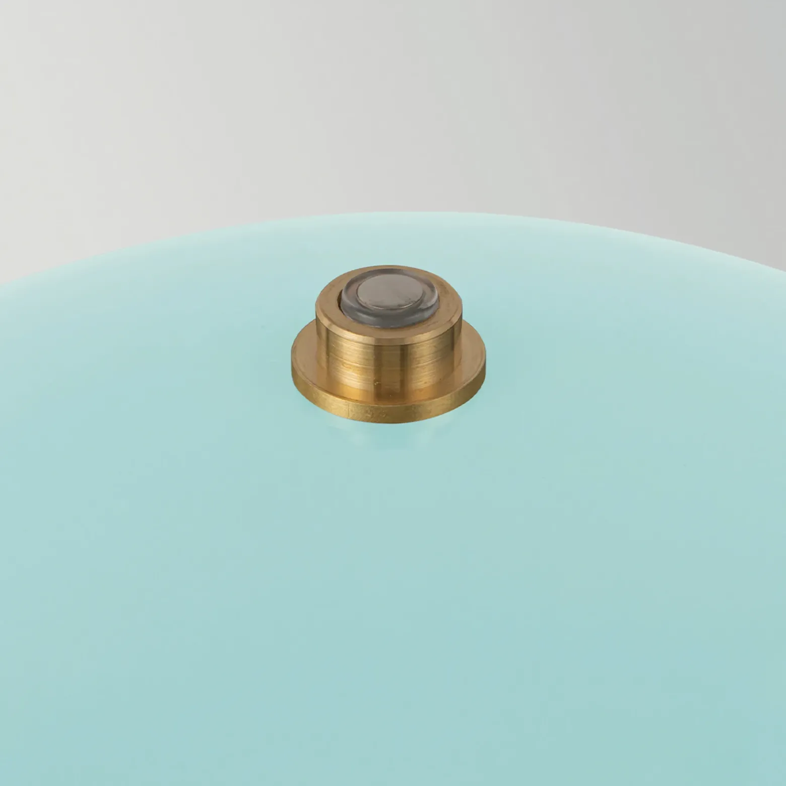 Lámpara de mesa LED recargable Poppy, azul claro, altura 27 cm, metal, atenuable