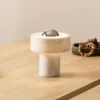 lámpara de mesa LED recargable Stone de Tom Dixon, color plateado, 19 cm