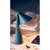 Lámpara de mesa LED recargable FRANDSEN Ami, verde, 32 cm, atenuable