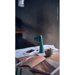 Lámpara de mesa LED recargable FRANDSEN Ami, verde, 32 cm, atenuable