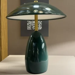Lámpara de mesa LED recargable Poppy, verde, altura 27 cm, metal, atenuable