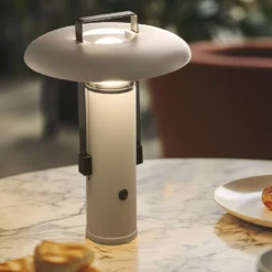 Lámpara de mesa LED recargable para camping, blanca, aluminio, PMMA, CCT