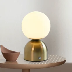 Lámpara de mesa LED recargable RUDI, dorada, altura 20 cm, CCT, regulación