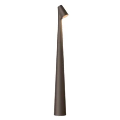 Lámpara de mesa LED recargable Africa de Vibia, altura 45 cm, marrón oscuro