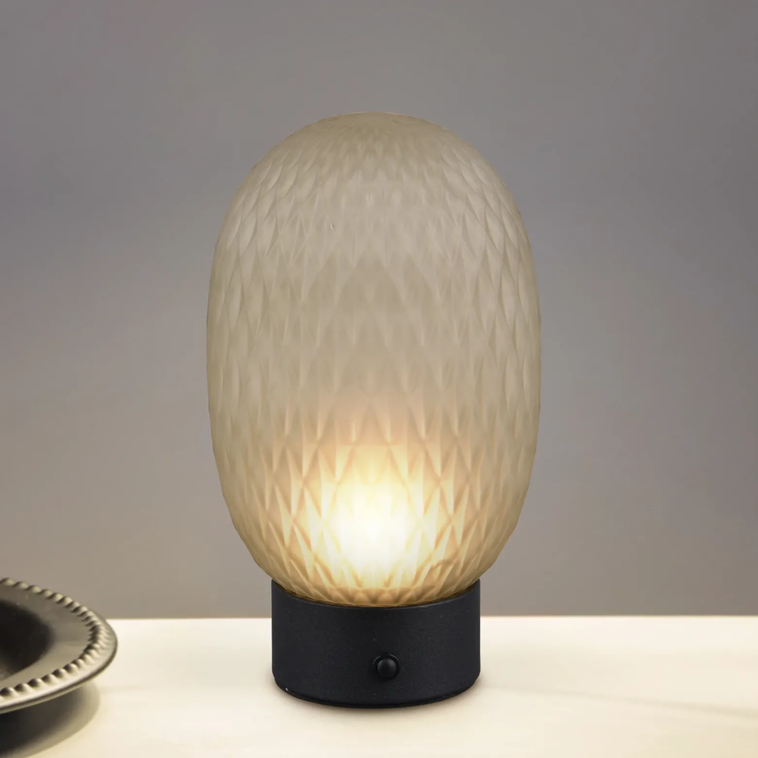 Lámpara de mesa LED recargable Facette, verde, USB, cristal,
