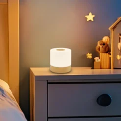 Lámpara de mesa LED recargable Cita con acabado en madera, USB-C, 2700 K,