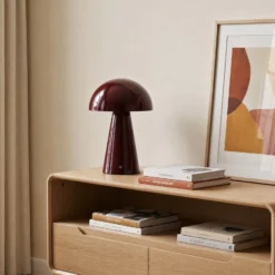 Lámpara de mesa LED recargable Lindby Nevijo, roja, Ø 20 cm, USB, atenuador de