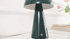 Lámpara de mesa LED recargable Lindby Nevijo, verde, Ø 20 cm, USB, atenuador de