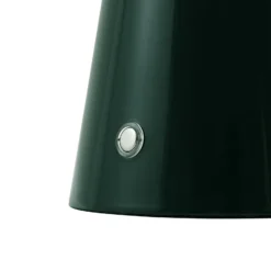 Lámpara de mesa LED recargable Lindby Nevijo, verde, Ø 20 cm, USB, atenuador de