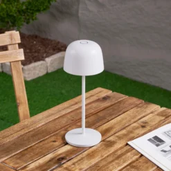 Lámpara de mesa LED recargable Lindby Arietty, blanca, atenuable, IP65