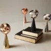 Lámpara de mesa LED recargable Melt de Tom Dixon, color dorado, altura 29 cm